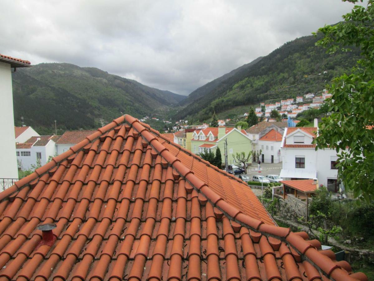 Casinha à beira ribeirio Vila Manteigas Exterior foto